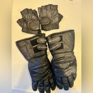 Harley leather gauntlet insulated motorcycle gloves & leather fingerless gloves.